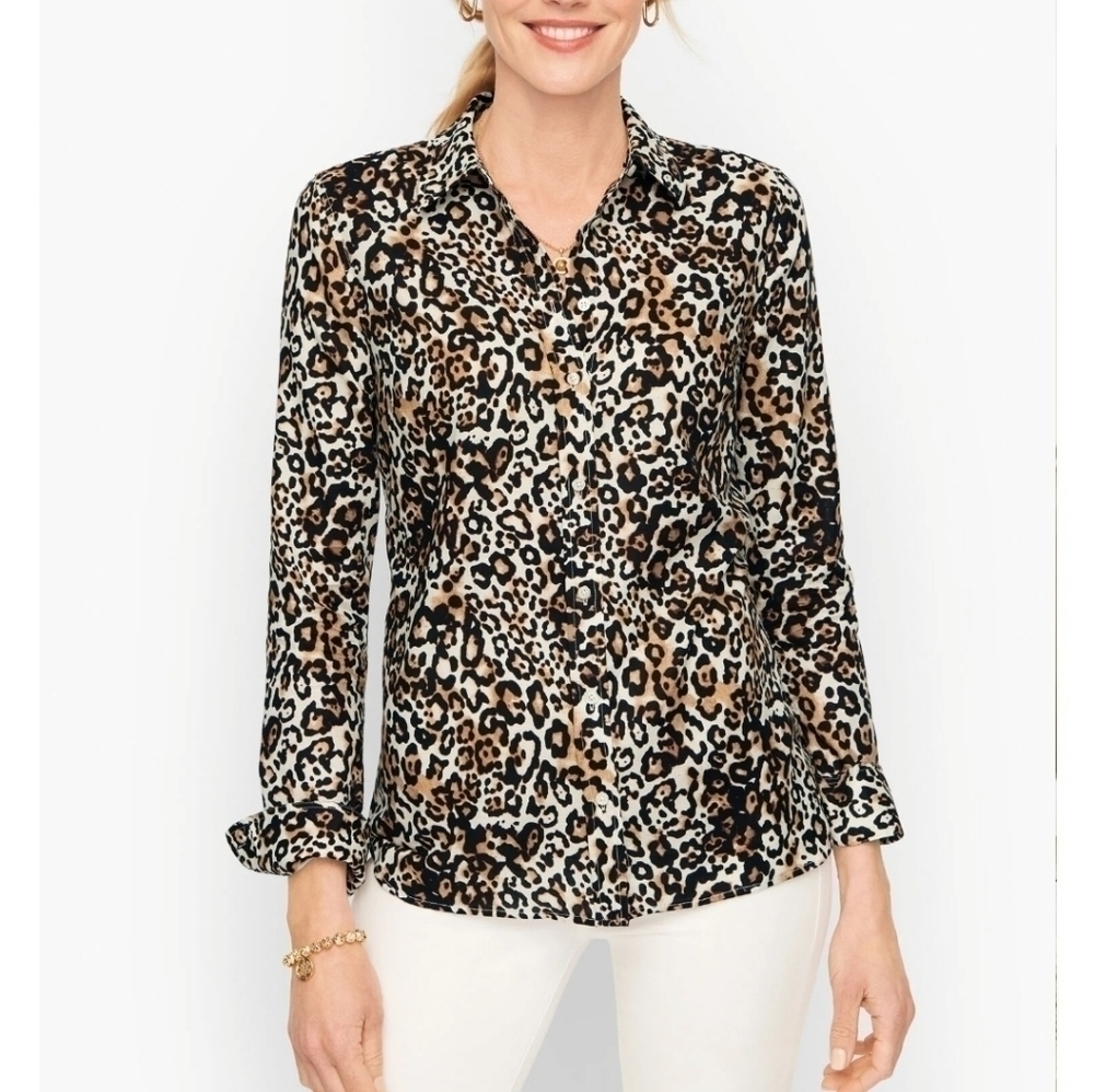 𝅺TALBOTS animal print blouse